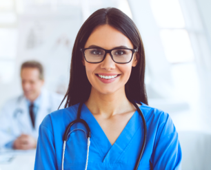 nurse wear eyeglasses