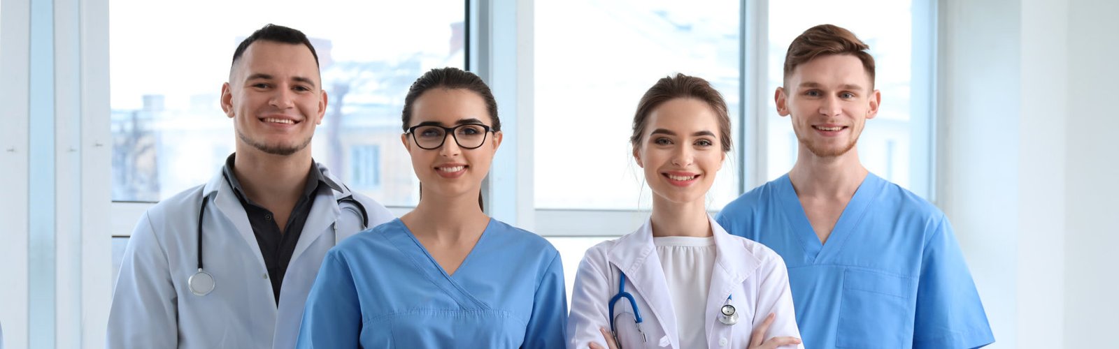 one nurse wear eye glasses